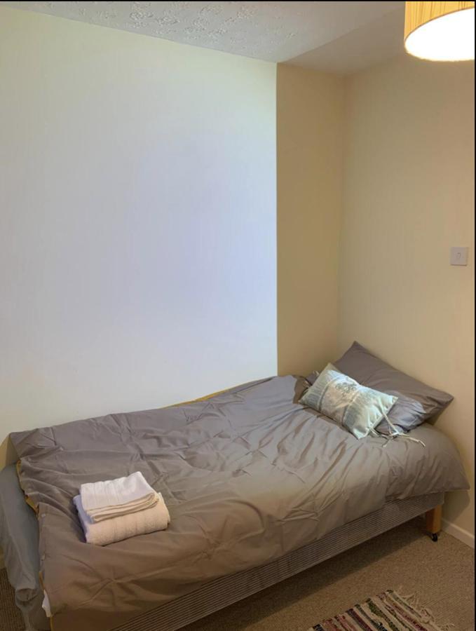 Nice Double And Single Rooms In The Quiet Area With Excellent Shared Facilities Плимът Екстериор снимка